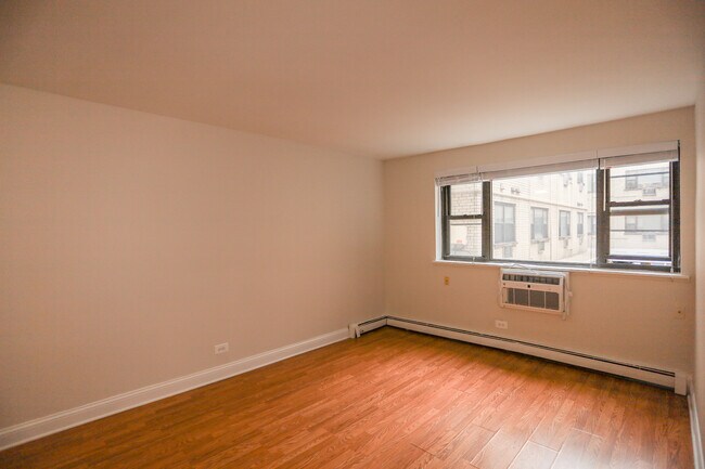 Building Photo - 606 W Cornelia Ave Unit 271 Rental