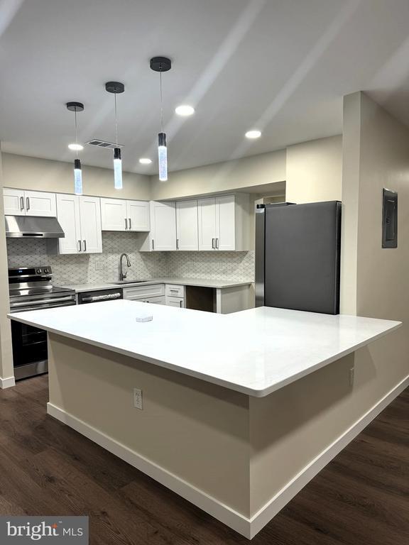 Building Photo - 10053 Windstream Dr Unit 3