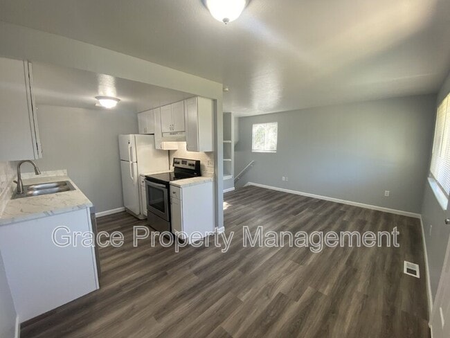 Photo - 774 W Cleveland Cir