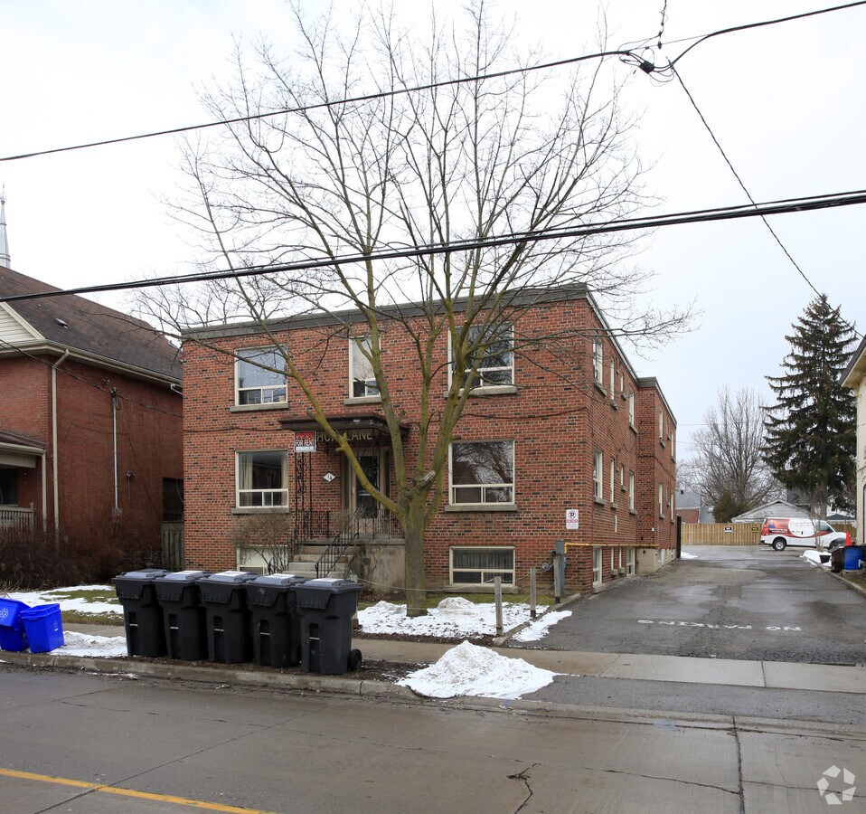 Photo - 16 Church St E