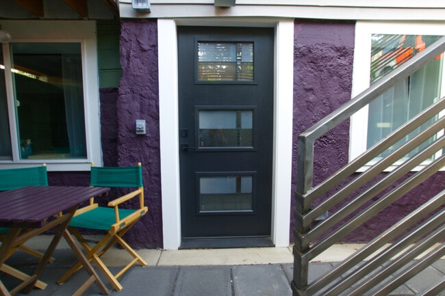 The Roost Entry - 4157 SE Brooklyn St Unit B-FullFlat