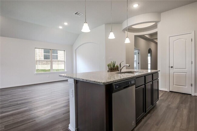 Photo - 708 Sunny Ridge Dr