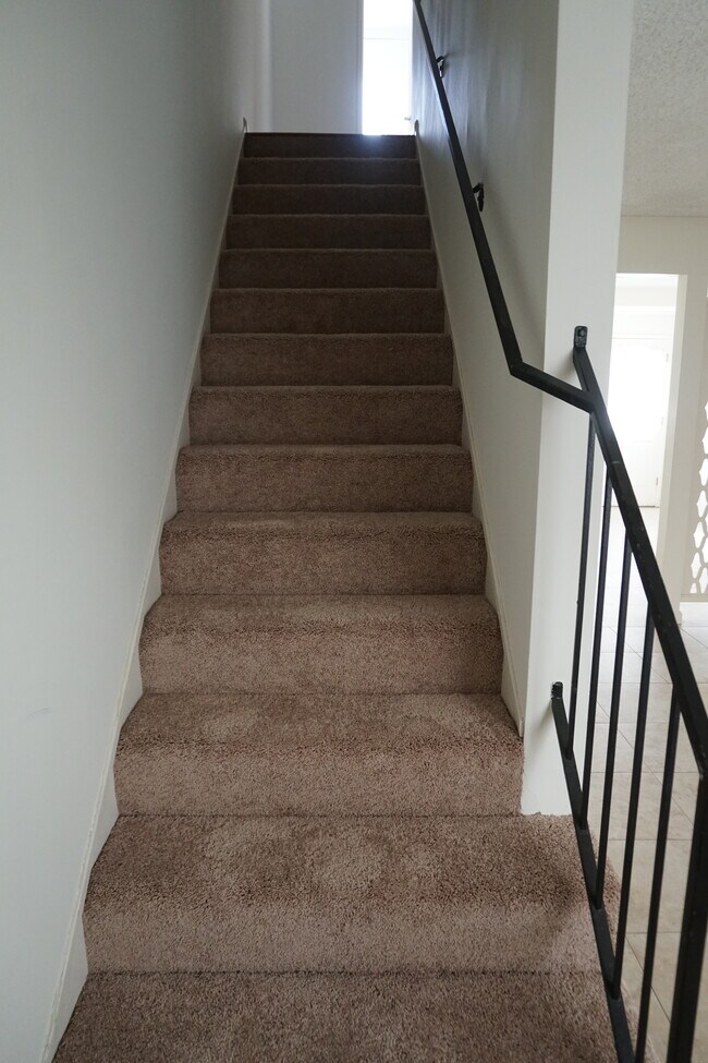 Staircase - 2409 Harriman Ln Unit B