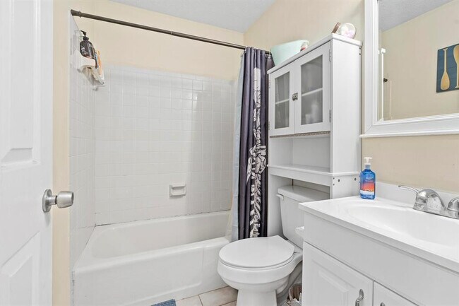 Photo - 581 NW Cornell Ave