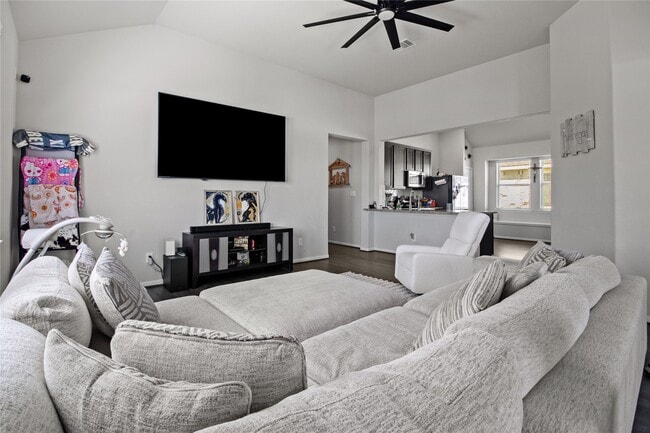 Photo - 622 Little Cypress Ln