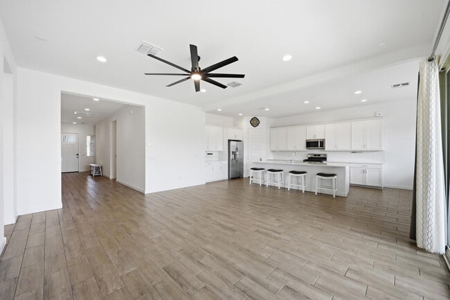 Photo - 4323 N 92nd Dr