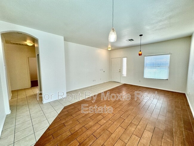 Photo - 44038 Granite Dr