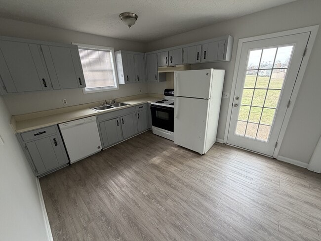 Photo - 2448 Fairbrook Dr