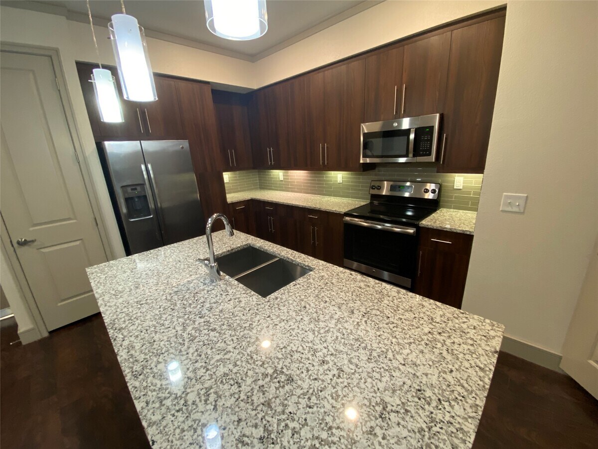 Photo - 1800 St Joseph Pkwy Unit 213