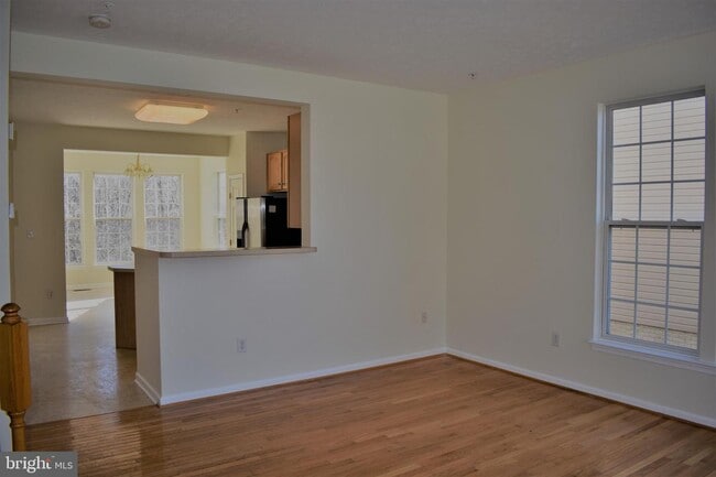 Photo - 1481 Pangbourne Way