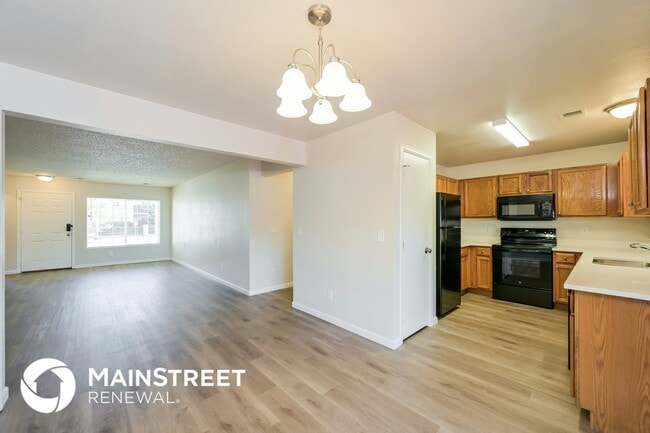 Photo - 5117 Kittredge St