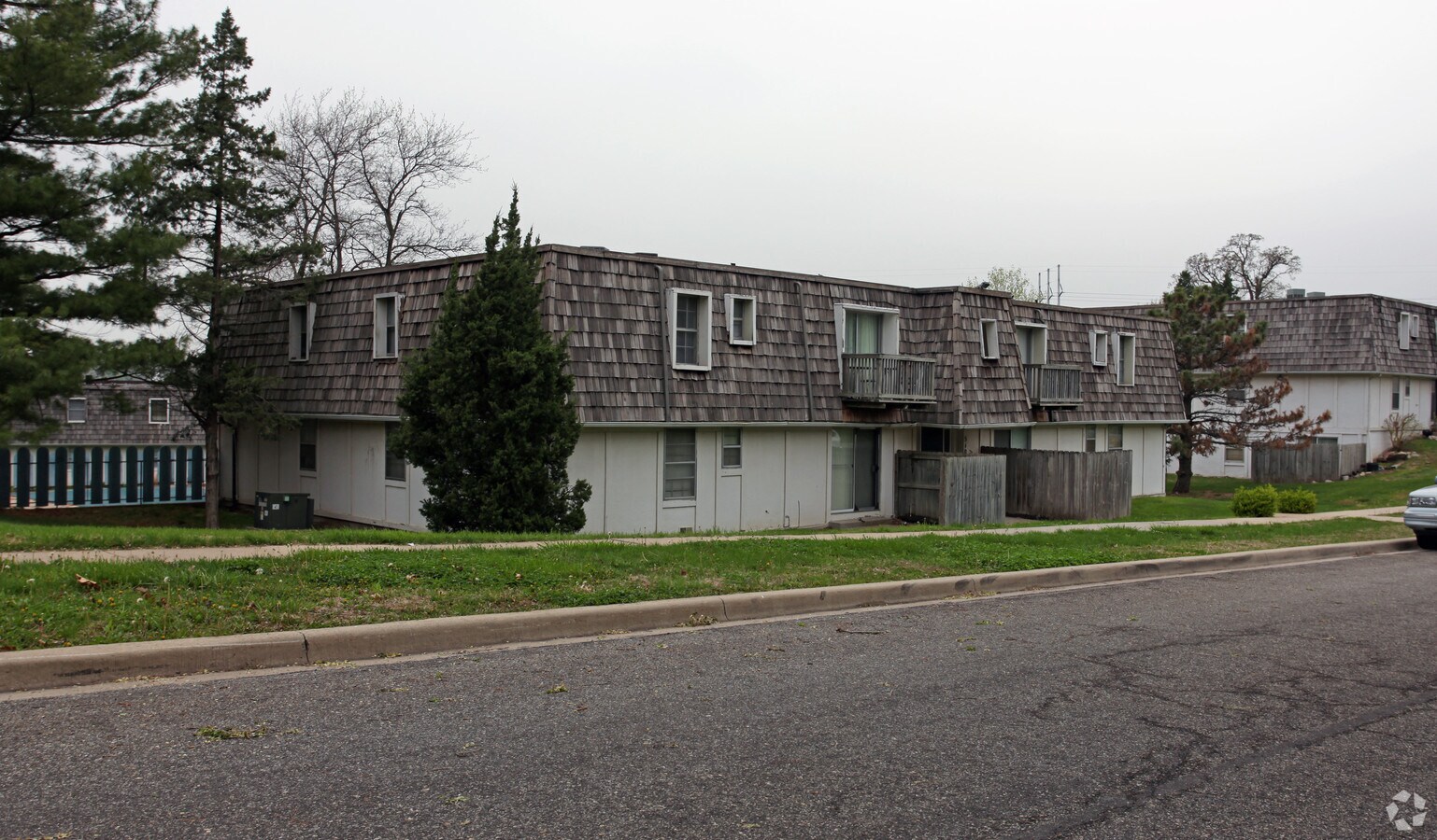 Hickory Hills Apartments - Hickory Hills Apartments