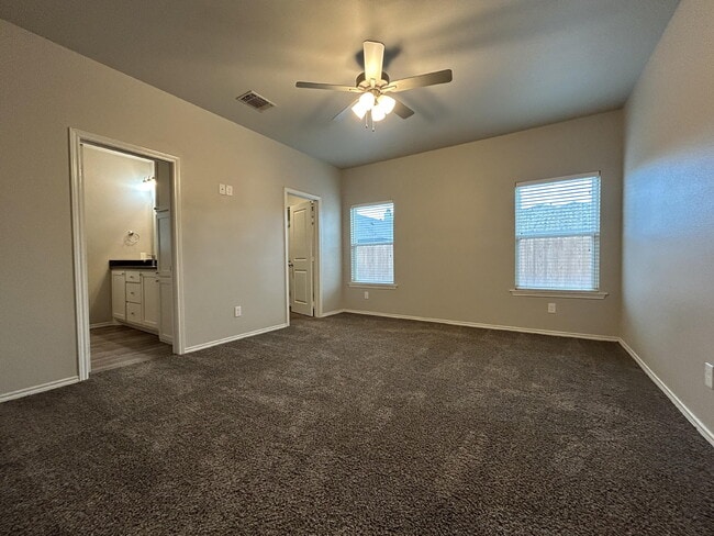 Photo - 5904 Itasca St