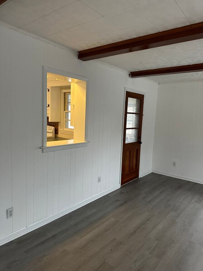 Photo - 3203 Old Forest Rd Unidad Residential