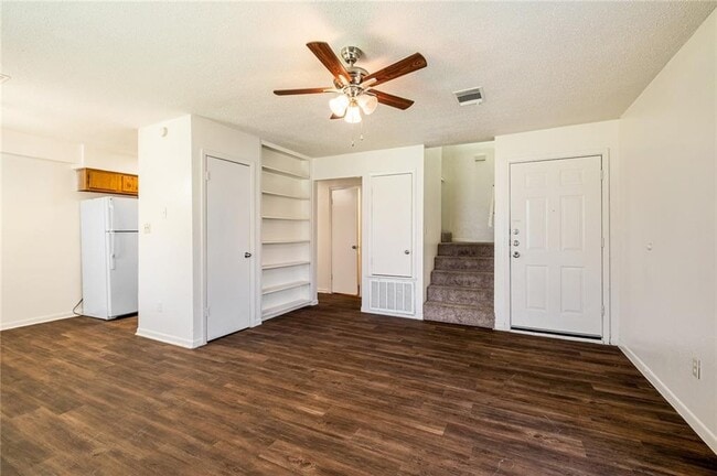 Photo - 200 Concho St Apartment Unit D
