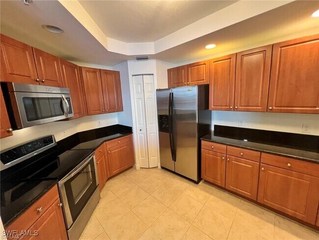 Photo - 2743 First St Unidad 2402