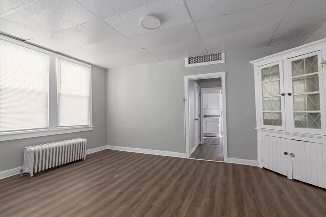 Photo - 703 Travers St