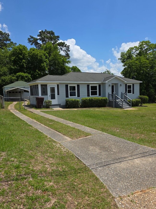 Photo - 3 Bedroom, 1 Bathroom Rental