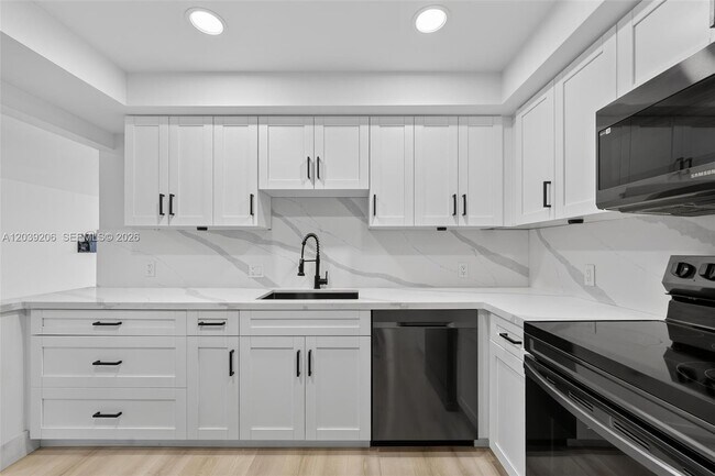 Photo - 13155 Ixora Ct Unit 512