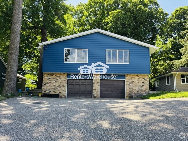 Building Photo - 5043 Shoreline Dr Rental