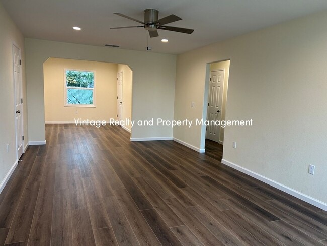 Photo - Just Like New Cozy 2 Bedroom Home That Is Ready to Go!!!