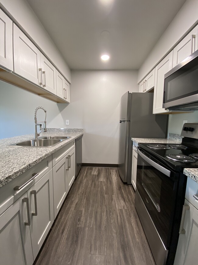 Remodeled 1 bdrm Kitchen - Dartmoor Apartments