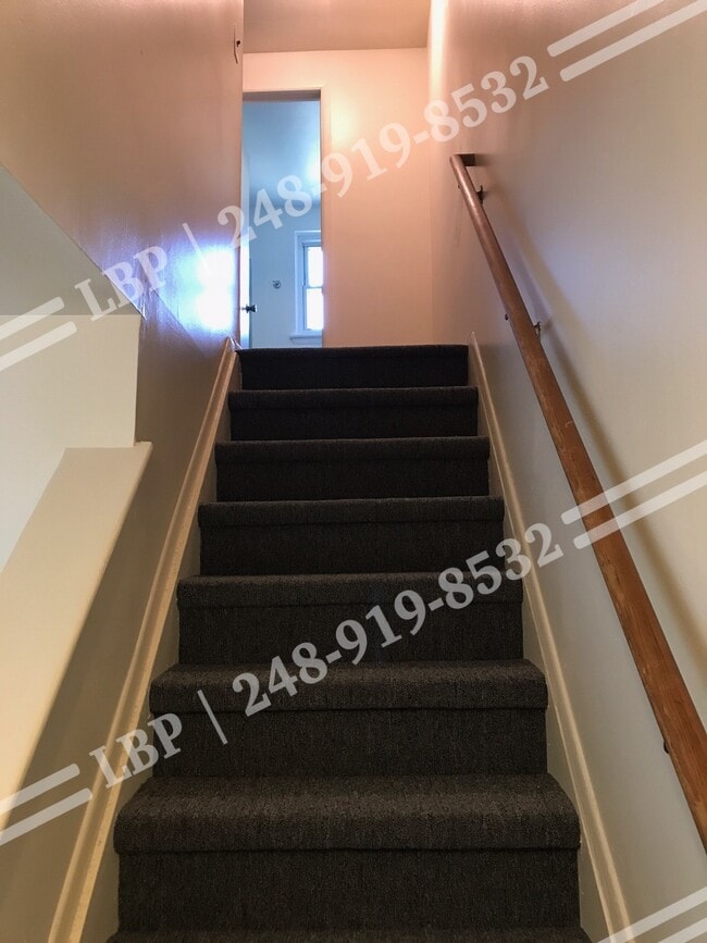 Photo - 5925 Inkster Rd