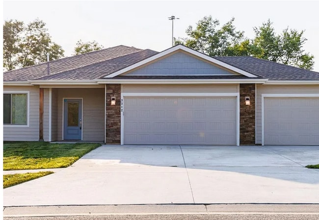 Building Photo - Don't miss out on this beautiful home!