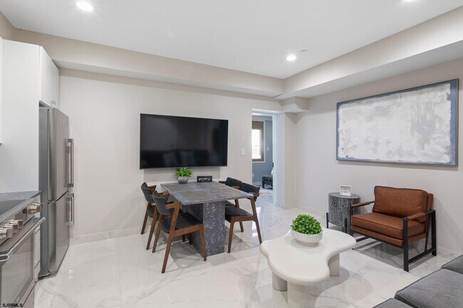 5311 Atlantic Ave Unit 302