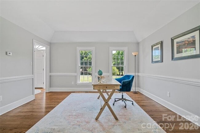 Photo - 6135 Highview Rd