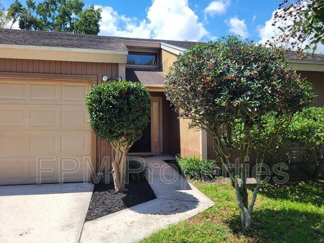 Photo - 8038 Loch Lomond Ln