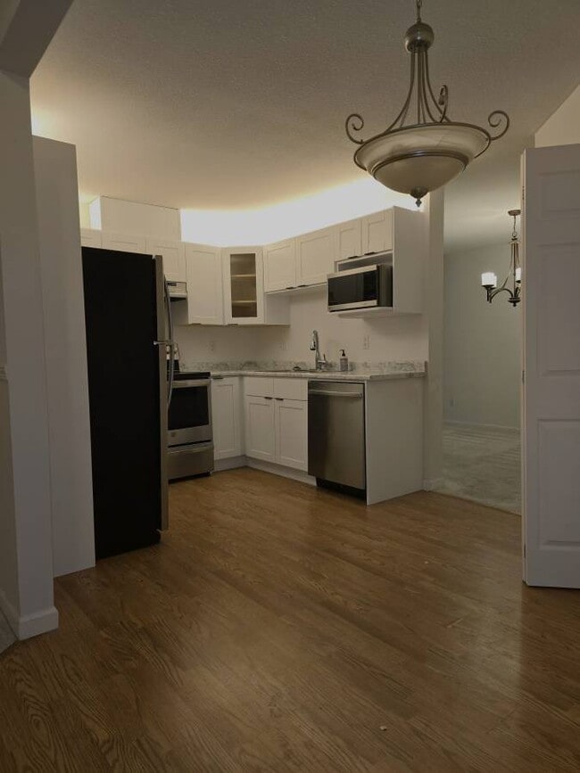 Photo - 22611 116 Av Unit 311