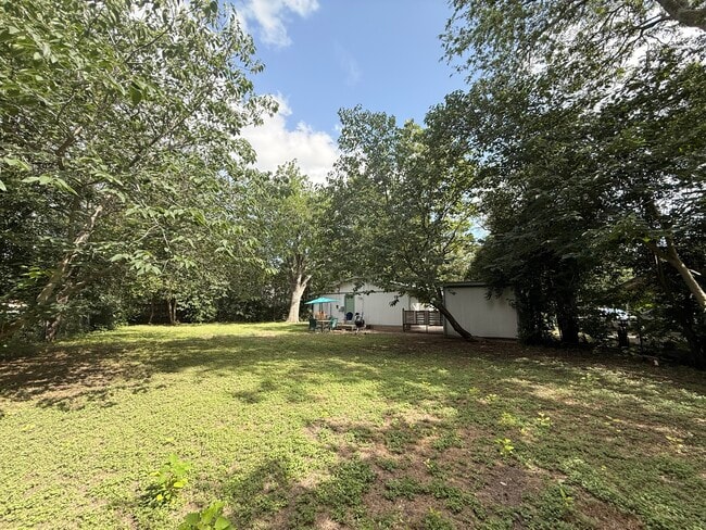 Photo - 3202 Locke Ln