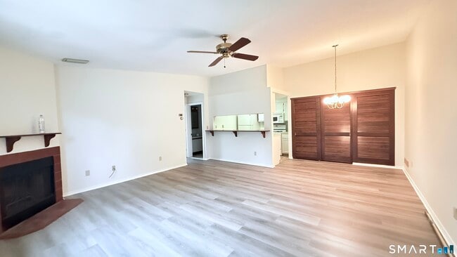 7 Little Oak Ln Unit 7