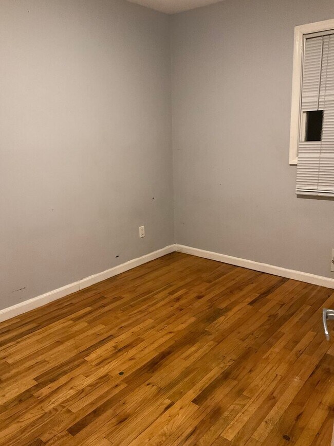 Photo - 132 Hallock Rd