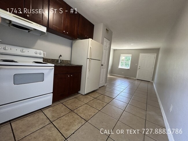 Photo - 1743 Russell St S Unidad #1