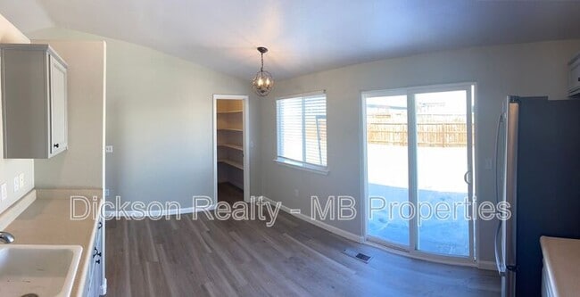 Photo - 162 Prairie Ln