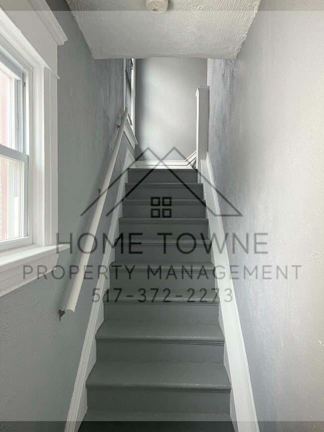 Photo - 810 W Genesee St