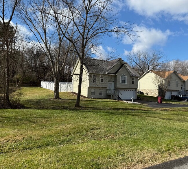 Photo - Beautiful Home behind ETSU and 5 minute drive to VAMC