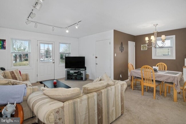 Building Photo - 2702 Cranston Rd