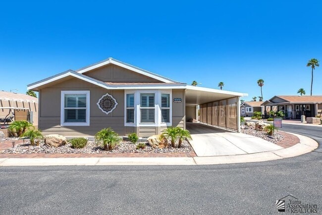 Building Photo - 5584 E 34th Pl