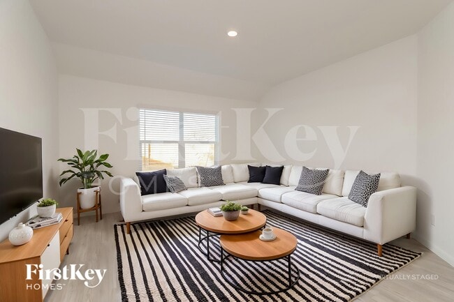 Photo - 10710 Vinateros Dr