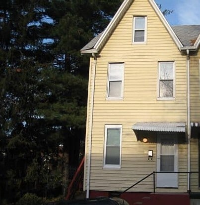 Front of Property - 117 Walnut St