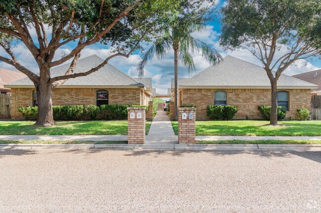 Building Photo - 1908 Bahamas Dr Unit 2 Rental