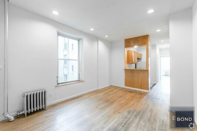 Building Photo - 68 E 1st St Unit 3C Rental