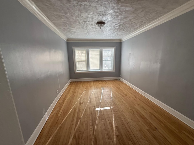 Building Photo - 650 N Lamon Ave Unit 2n Rental