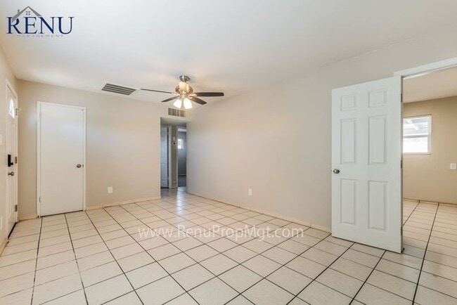 Photo - AVAILABLE NOW FOR A SELF GUIDED TOUR! Appl...