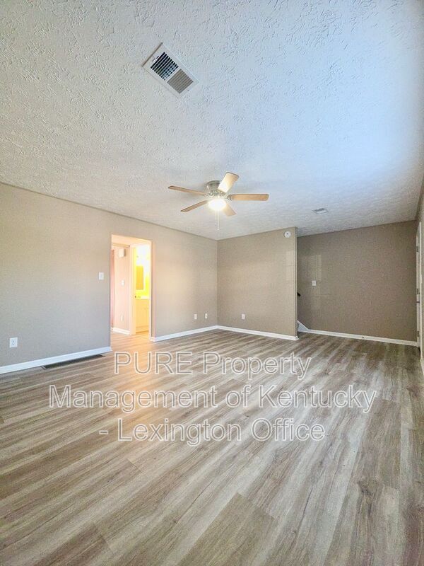 Photo - 3493 Sutherland Dr