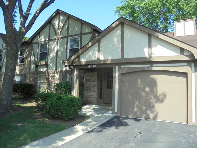 Building Photo - 4730 Calvert Dr Unit C2