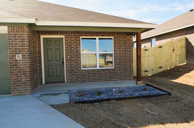 Photo - 1001 Cline Dr Unit B - 1001 Cline Dr